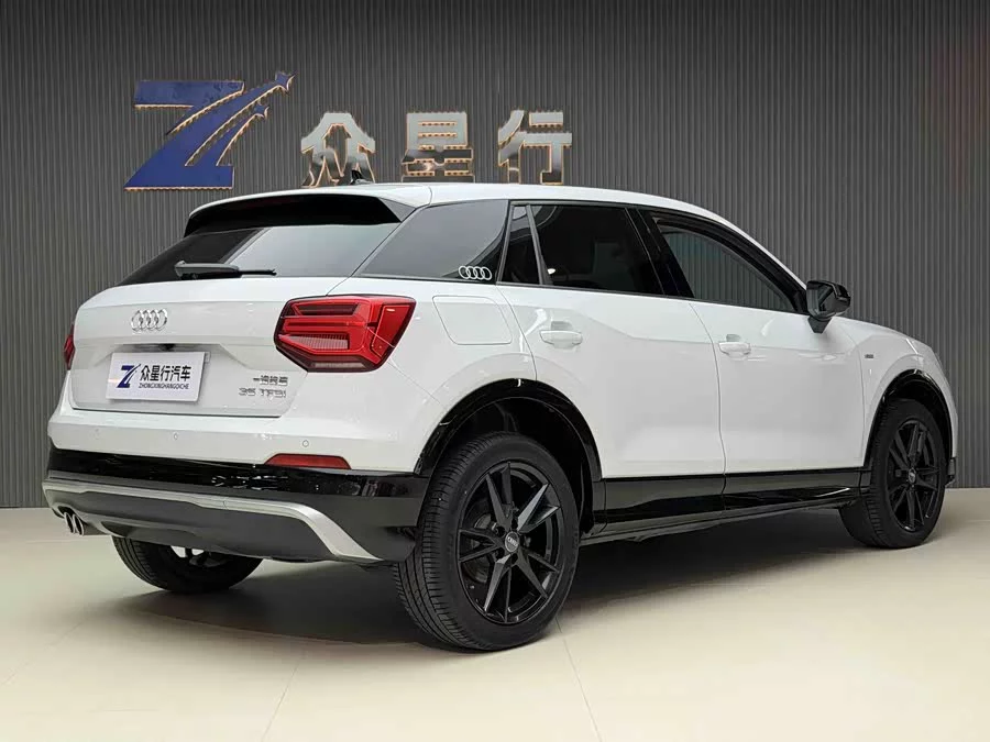 Audi Q2L