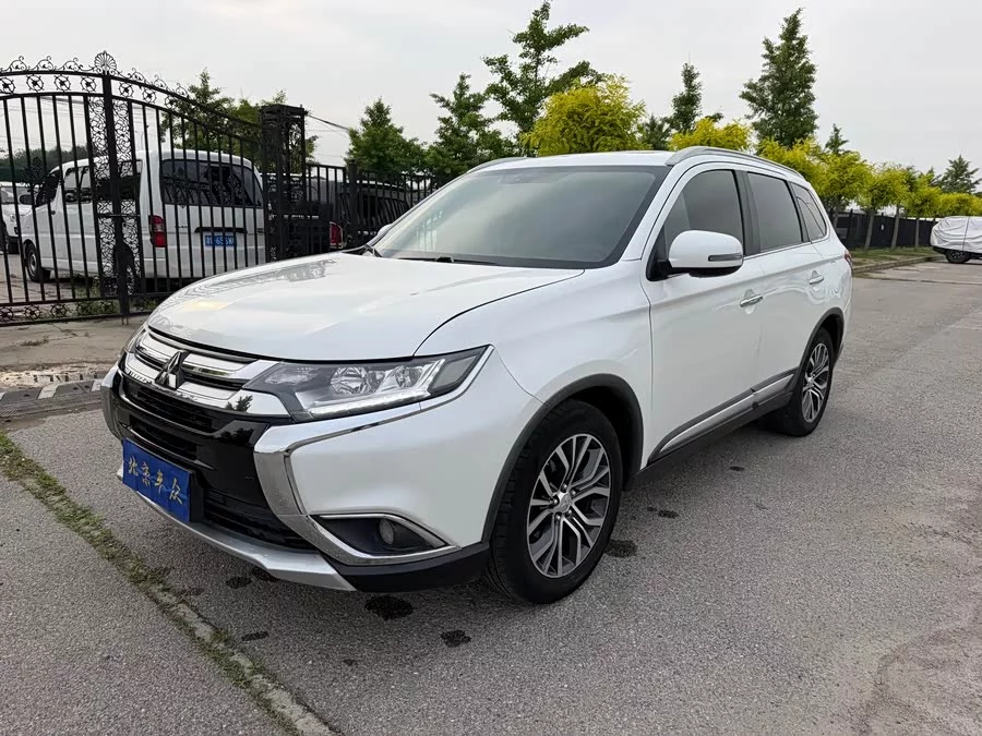 Mitsubishi Outlander