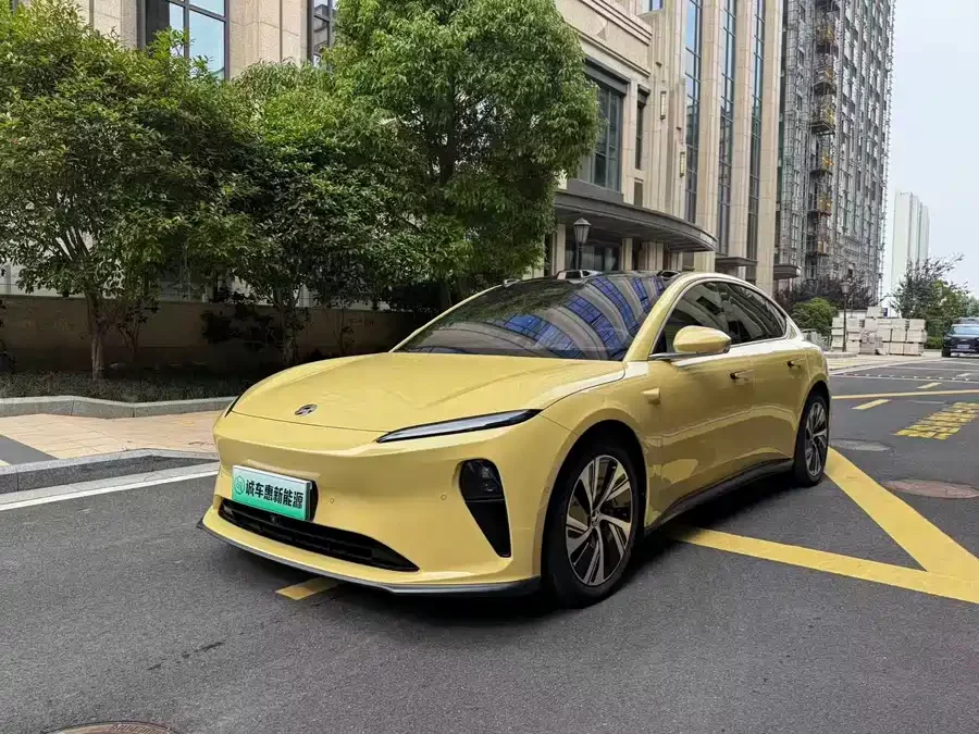 NIO ET5