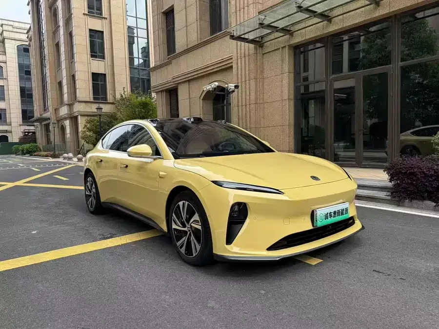 NIO ET5