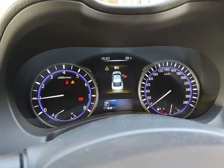 Infiniti Q50L