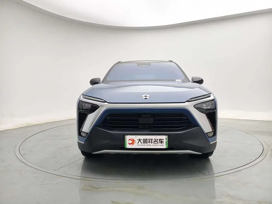 NIO ES8