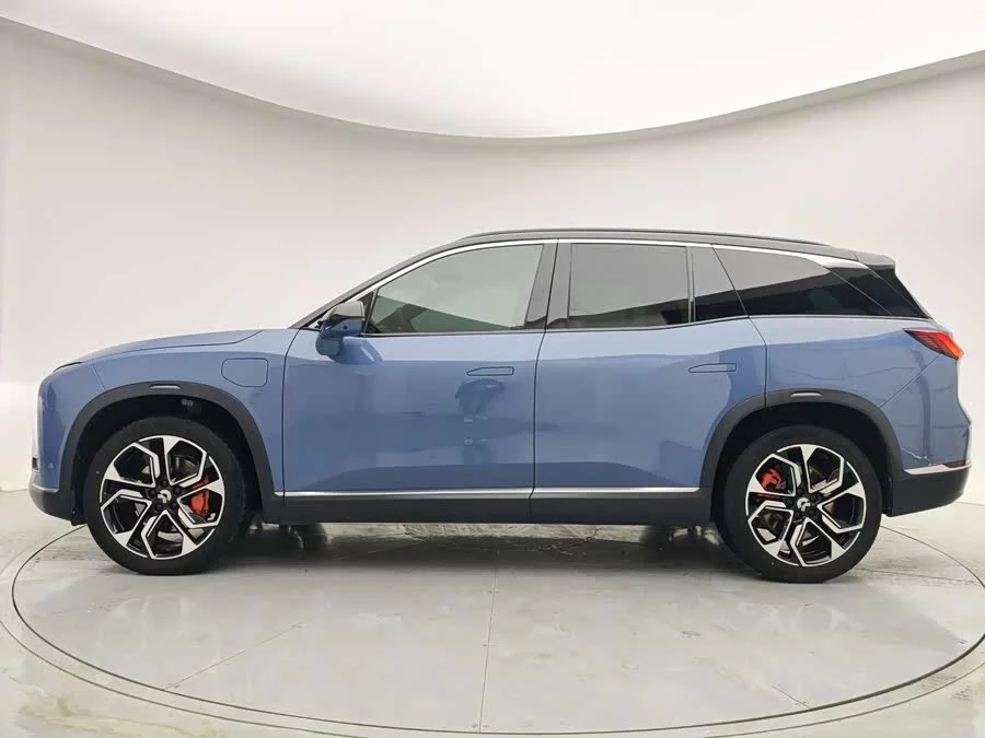 NIO ES8