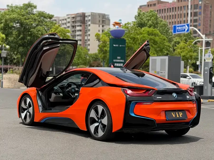 BMW i8