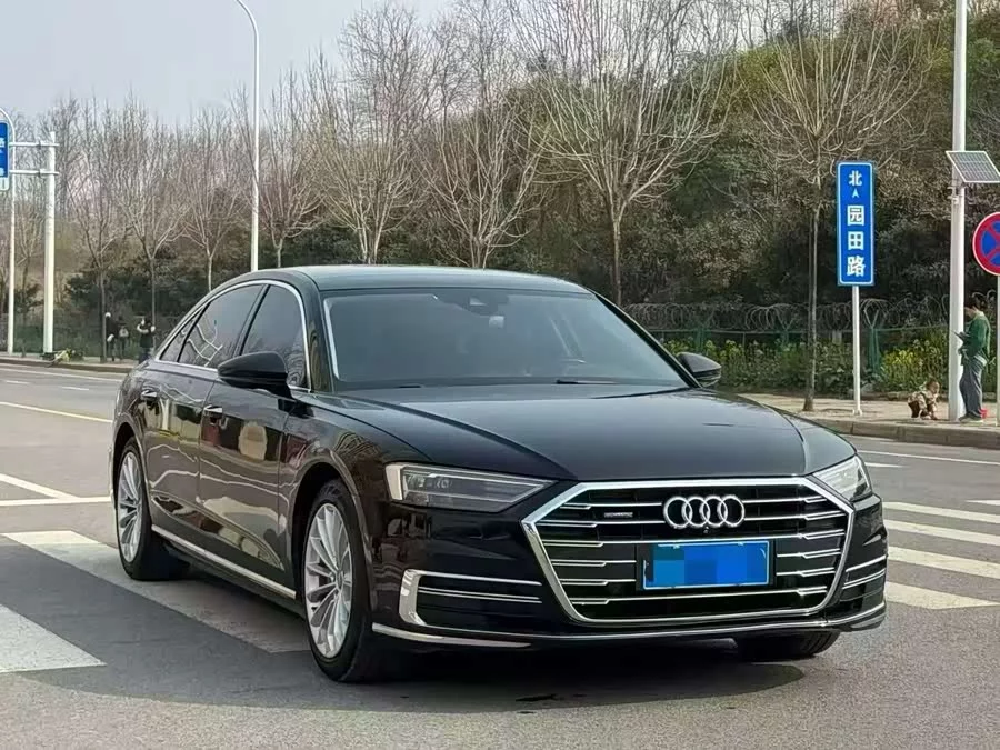 Audi A8