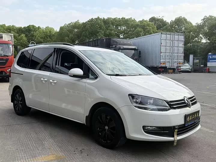 Volkswagen Sharon