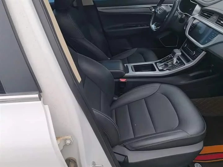 Geely Emgrand GS