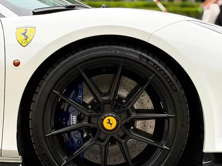 ferrari 488