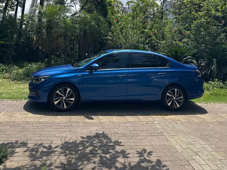 Peugeot 408