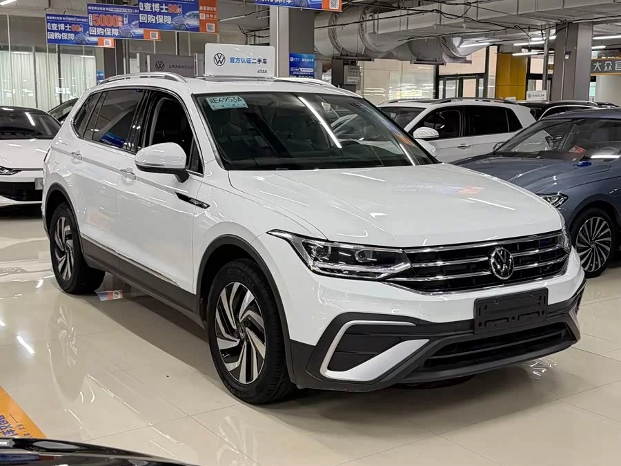 Volkswagen Tiguan L