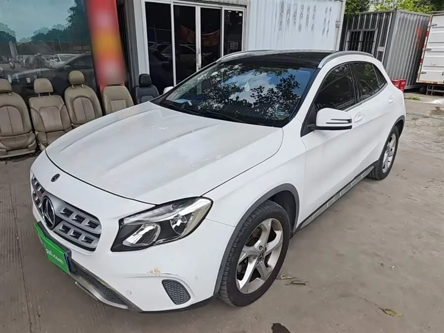 Mercedes Benz GLA