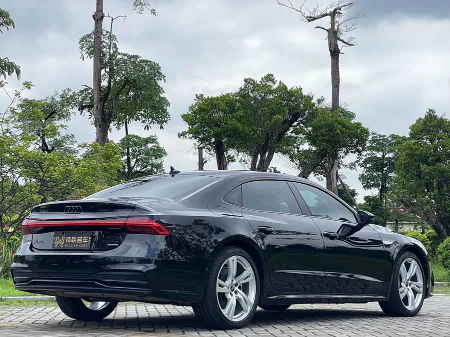 Audi A7L