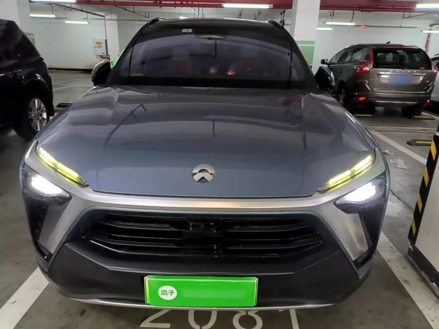 NIO ES8