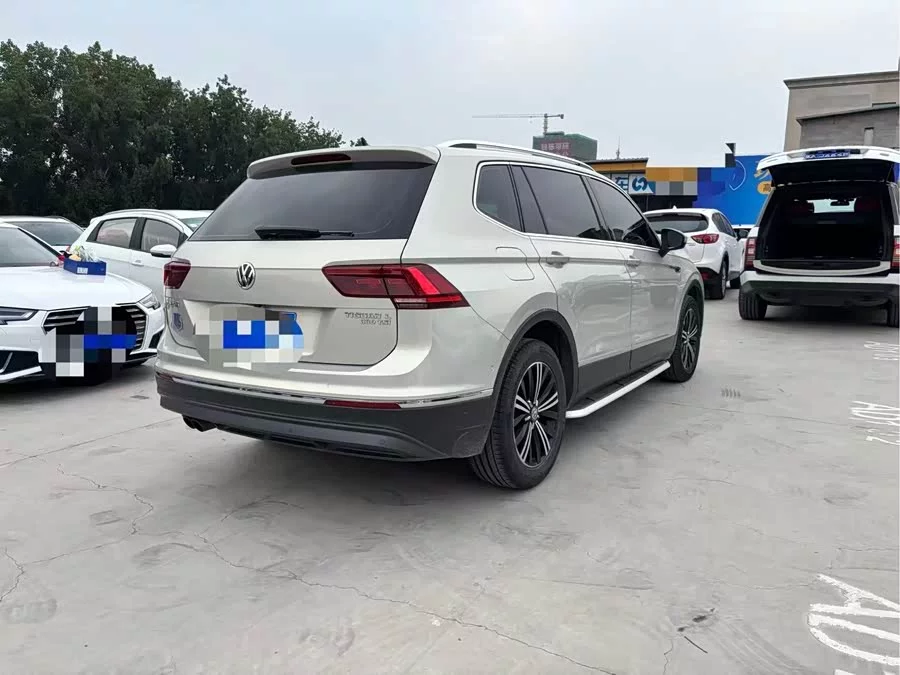 Volkswagen Tiguan L