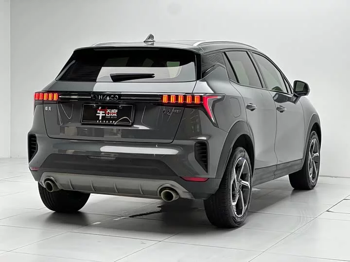 Lynk & Co 06 EM-P