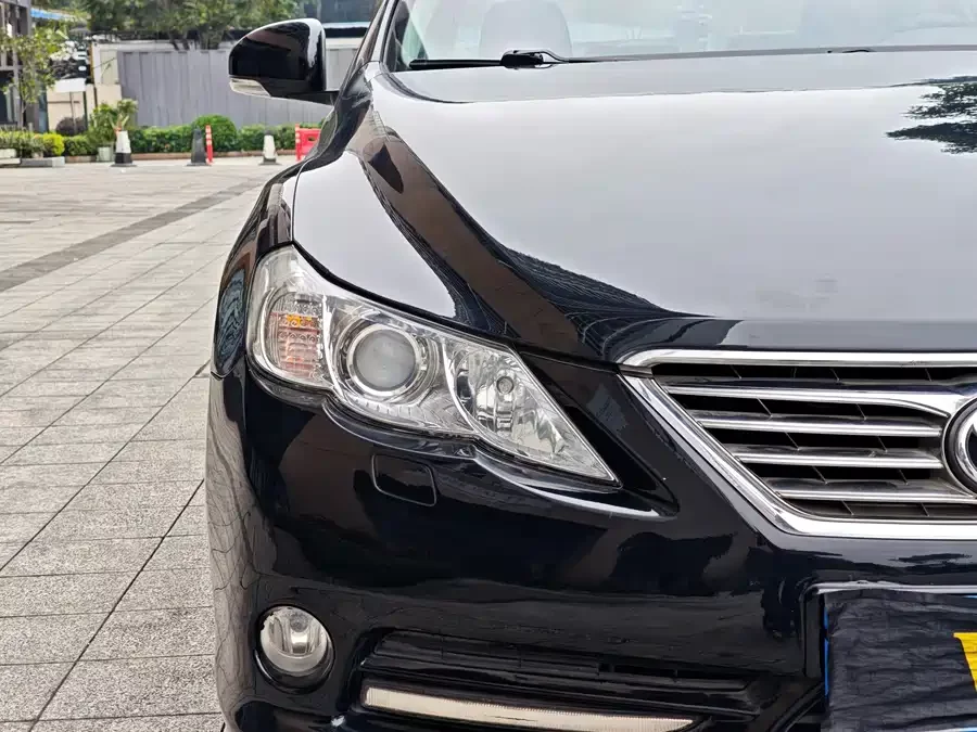 Toyota Reiz