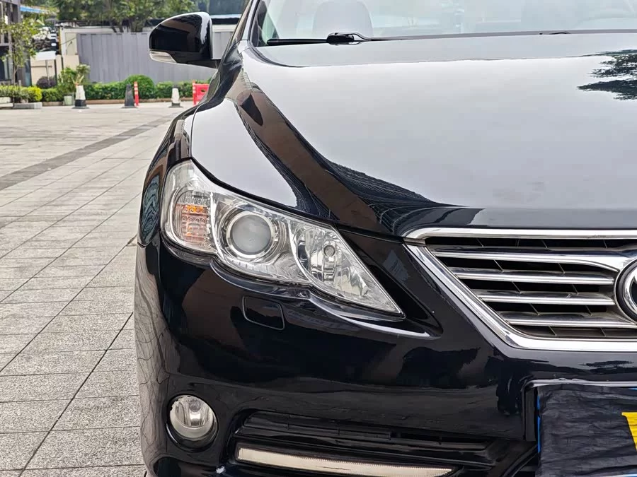 Toyota Reiz