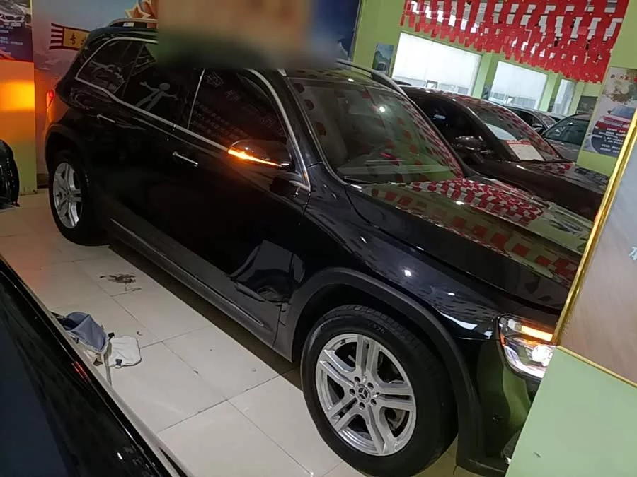 Mercedes Benz GLB
