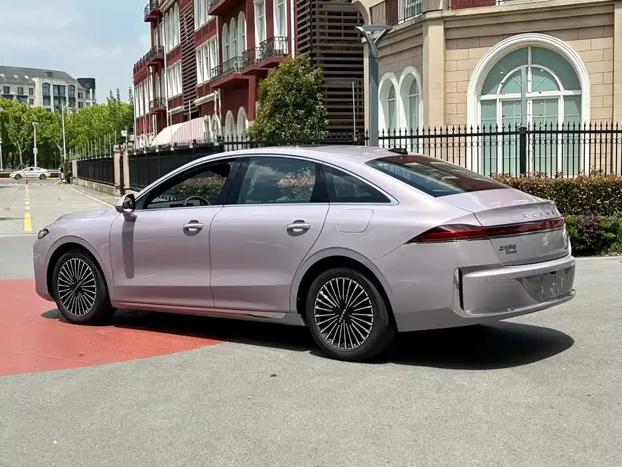 Roewe M7 DMH