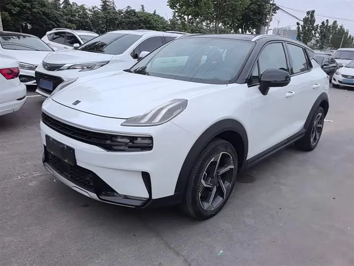 Lynk & Co 06