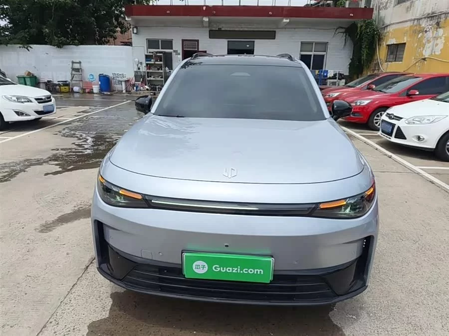 Leapmotor C16