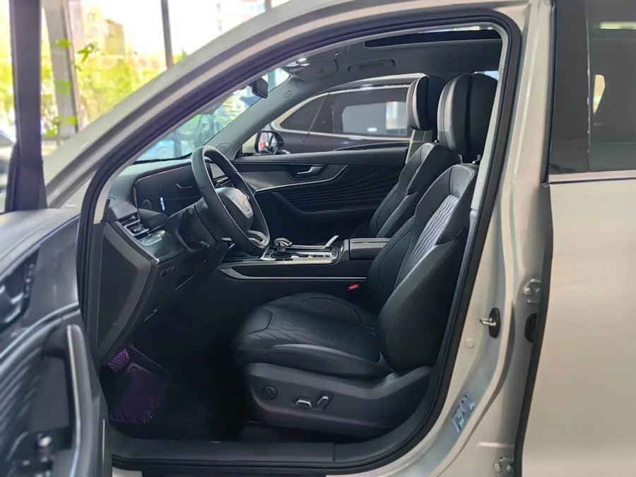 Hongqi HS5