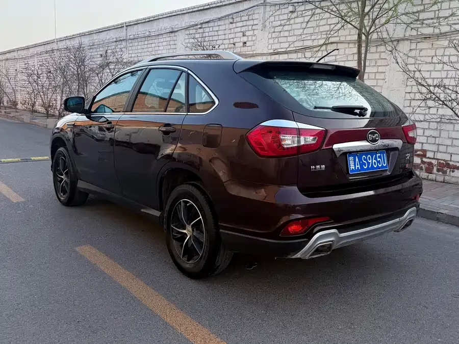 BYD S7