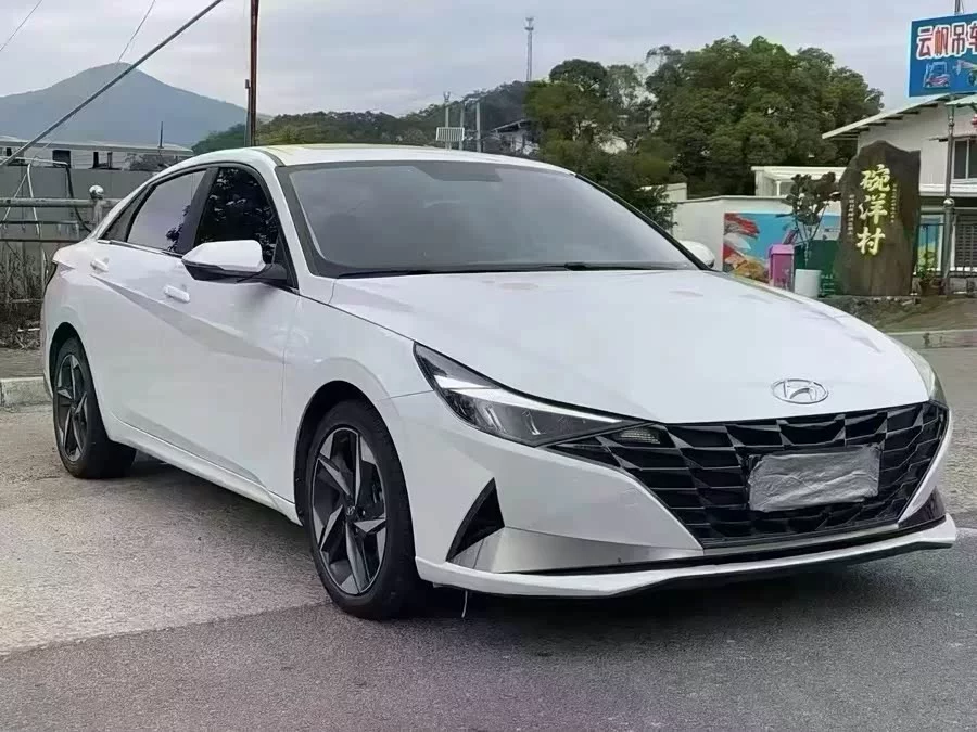 Hyundai Elantra