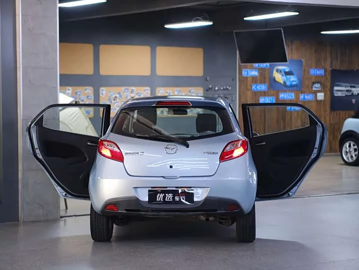 Mazda 2