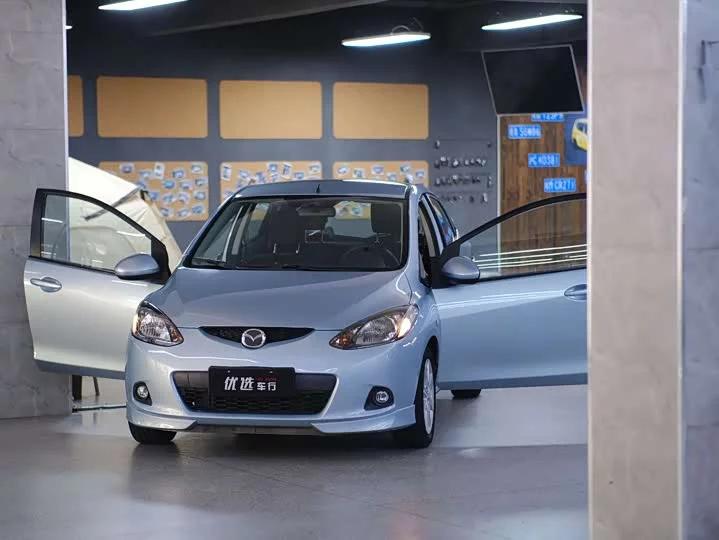 Mazda 2