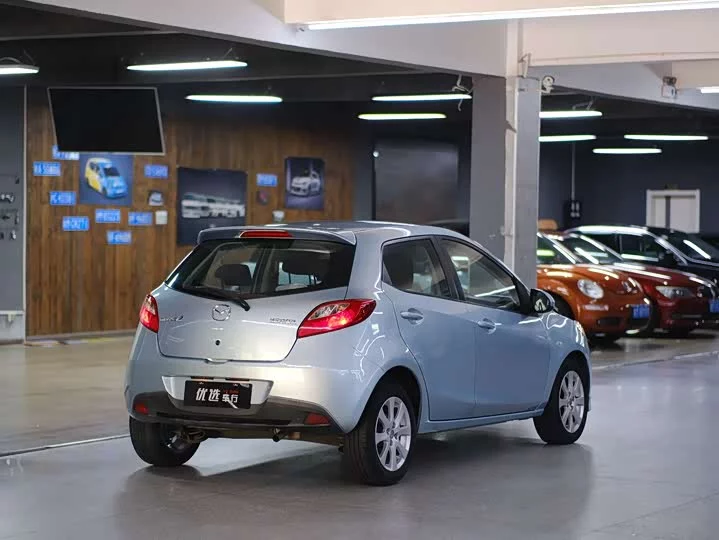 Mazda 2