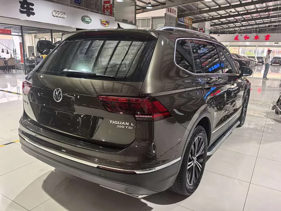 Volkswagen Tiguan L