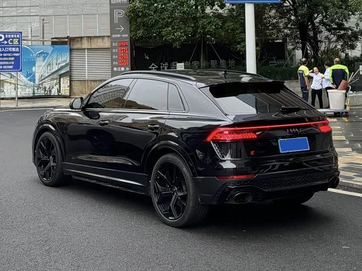 Audi RS Q8