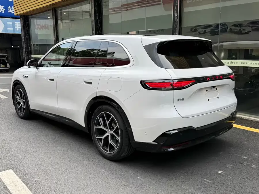 AITO Wenjie M6
