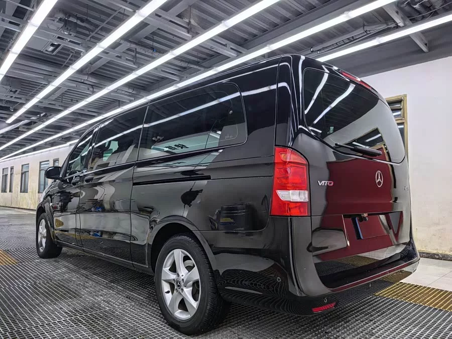 Mercedes Benz Vito
