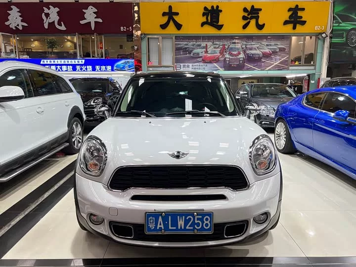 MINI COUNTRYMAN