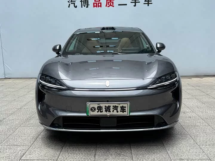Luxeed R7