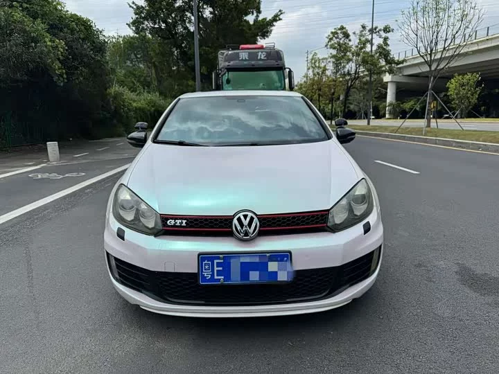 Volkswagen Golf GTI