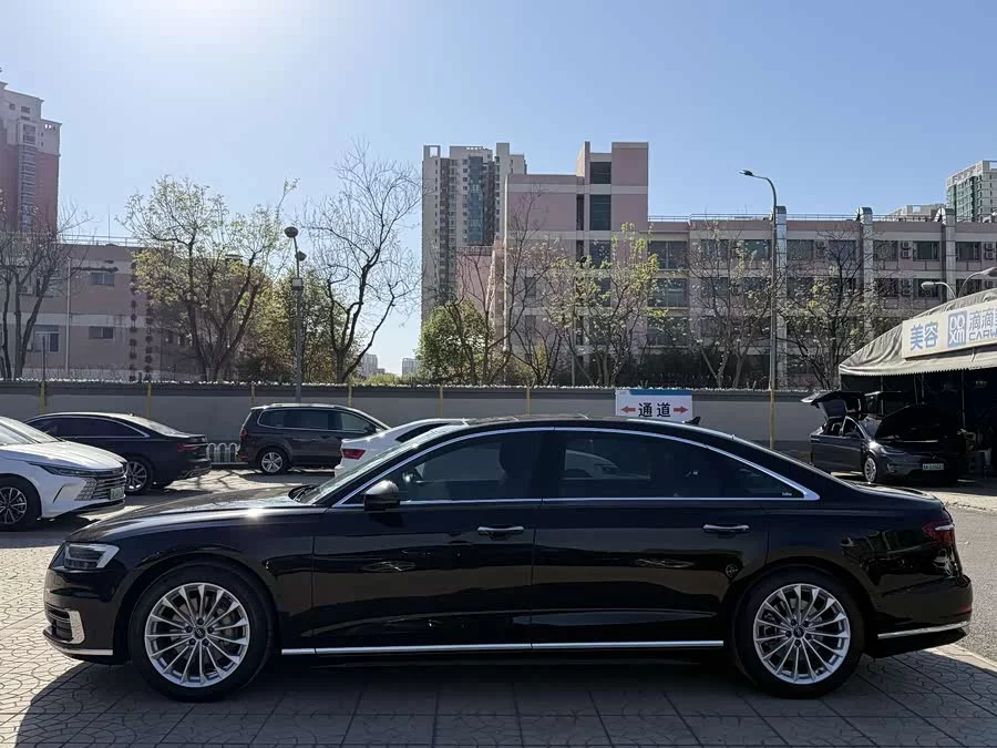 Audi A8