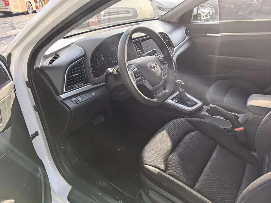 Hyundai elantra