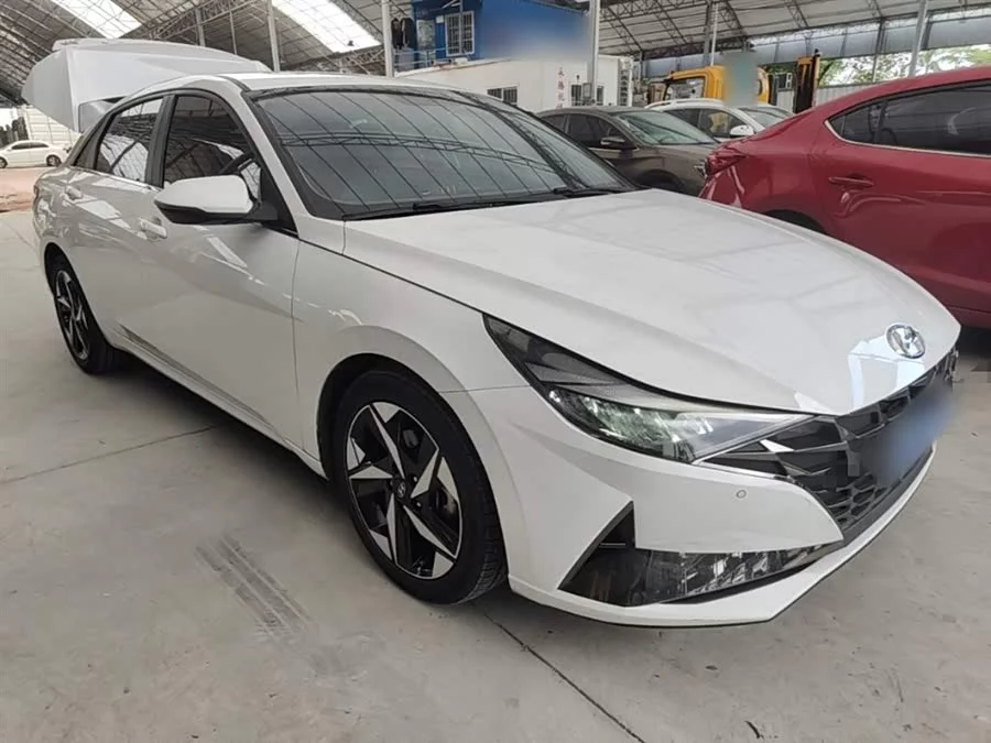 Hyundai Elantra