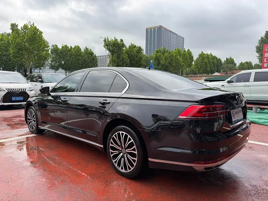 Volkswagen Phaeton / Phideon