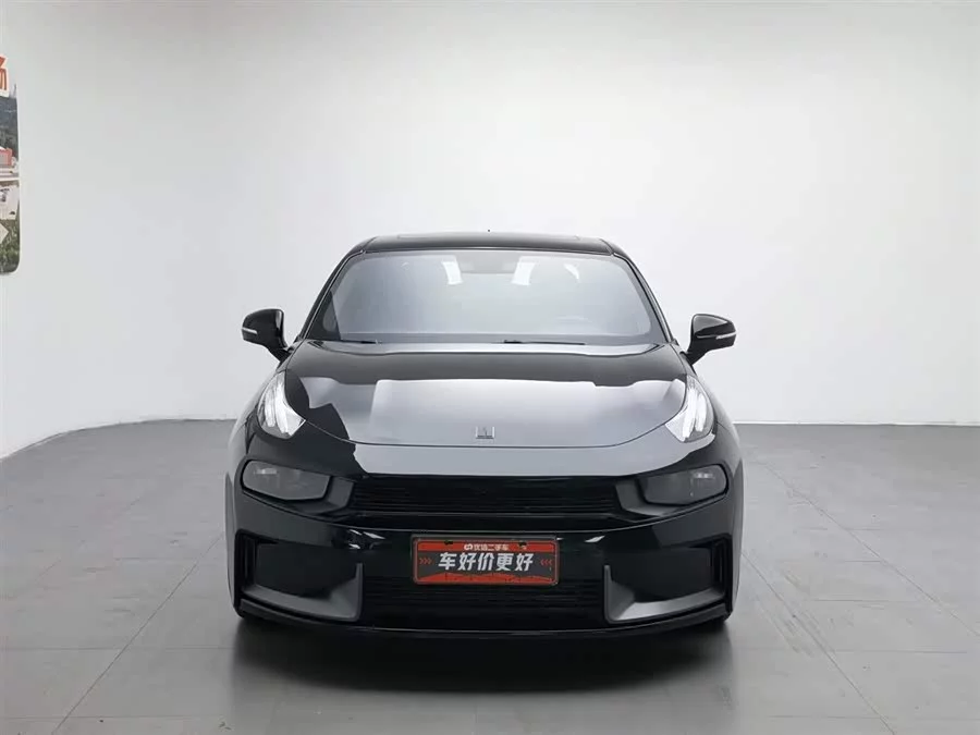Lynk & Co 03