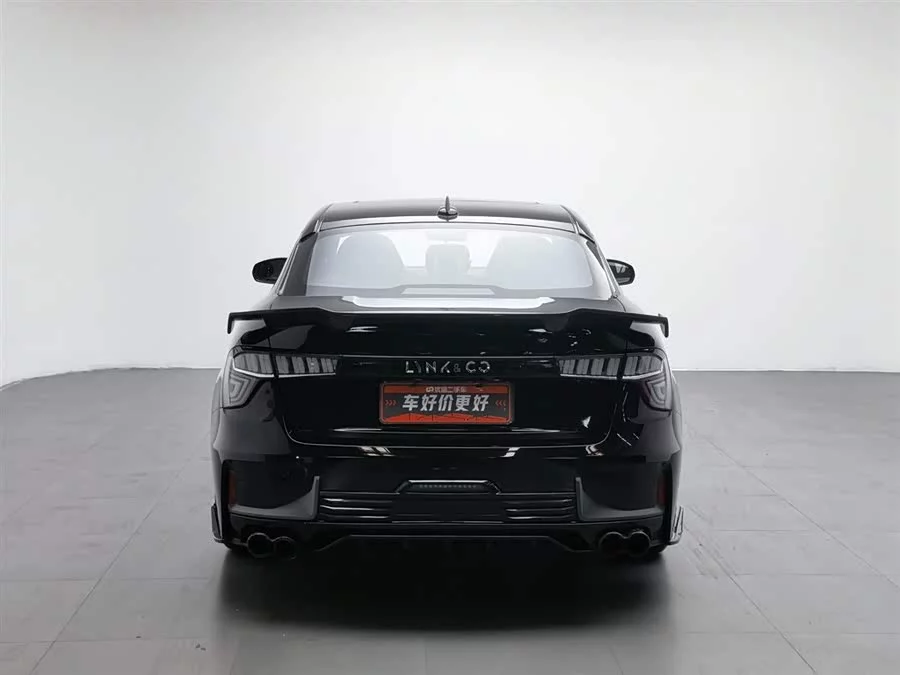 Lynk & Co 03