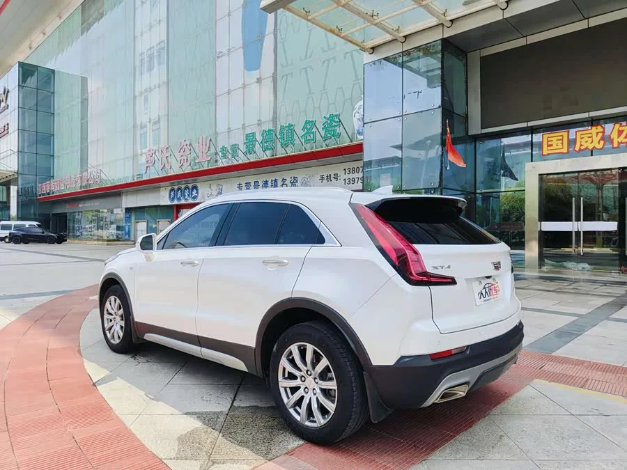 Cadillac XT4