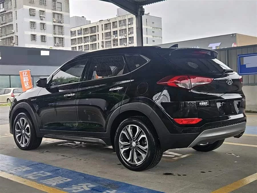 Hyundai Tucson