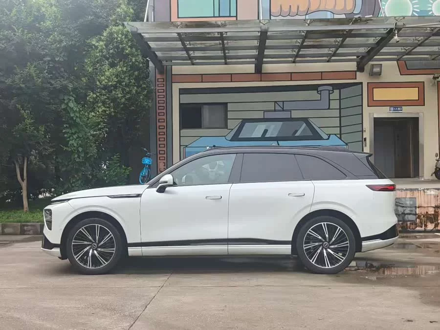 Xpeng G9