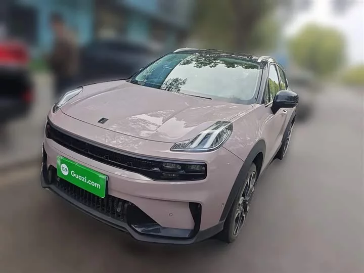 Lynk & Co 06