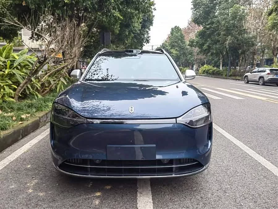 AITO Wenjie M9