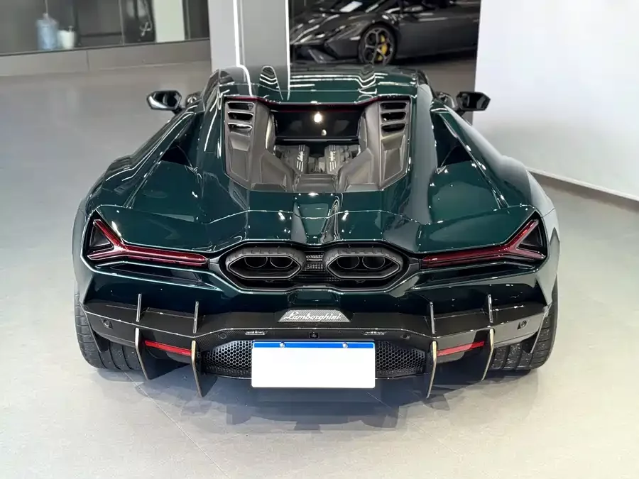 Lamborghini Revuelto